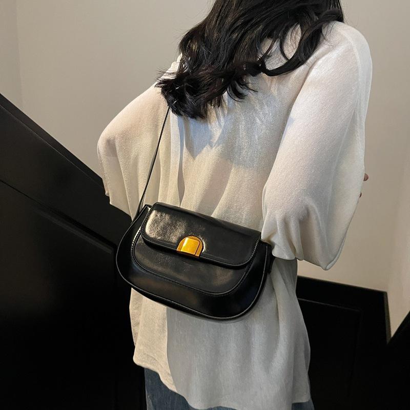 Women's bag niche high-end retro red bag 2025 new simple small square bag versatile shoulder messenger bag