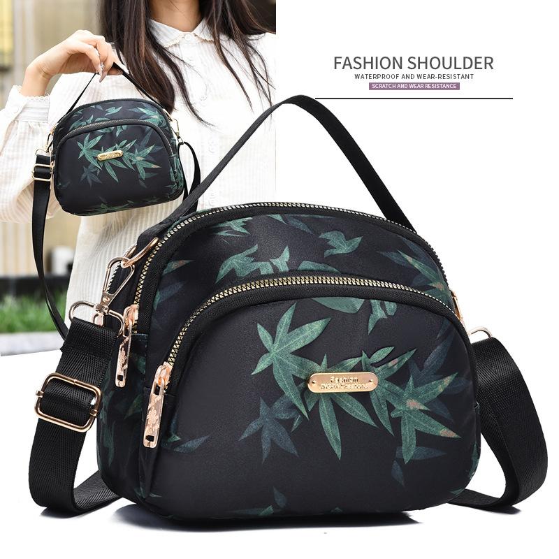1Pc Large Capacity Outdoor Fashion Shoulder Bag Middle-aged Women Versatile Travel Messenger Bag Multi-layer Storage Portable Shell Bag