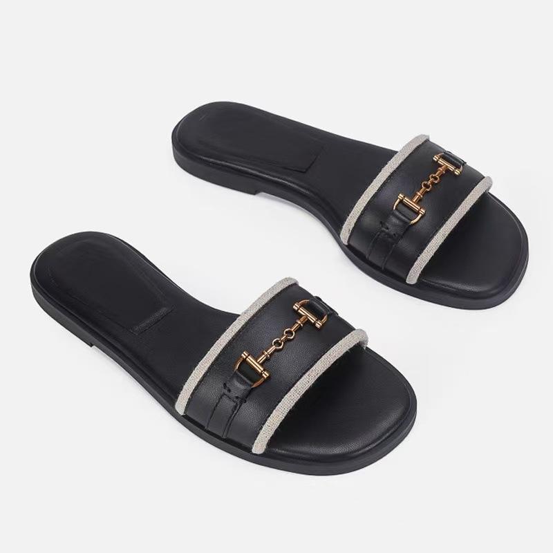 Flat bottom one-word drag shoes women's new metal outer wear seaside beach with skirt sandals