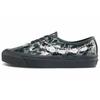 Style 44 Crystal Chain Low-Top Skate Shoes Unisex Sneakers Black VN0A7Q5CBPL