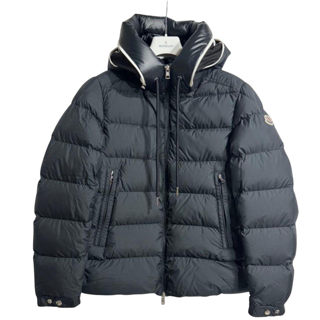 

Used MONCLER CARDEREDown jacket Nylon mens