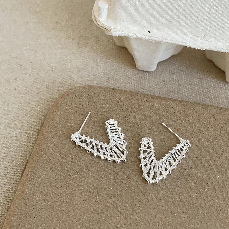 

Woven Empty Metal Love Stud Earrings Women S Exaggeration Unique Design Sense Personality Fashion Temperament Versatile Earrings