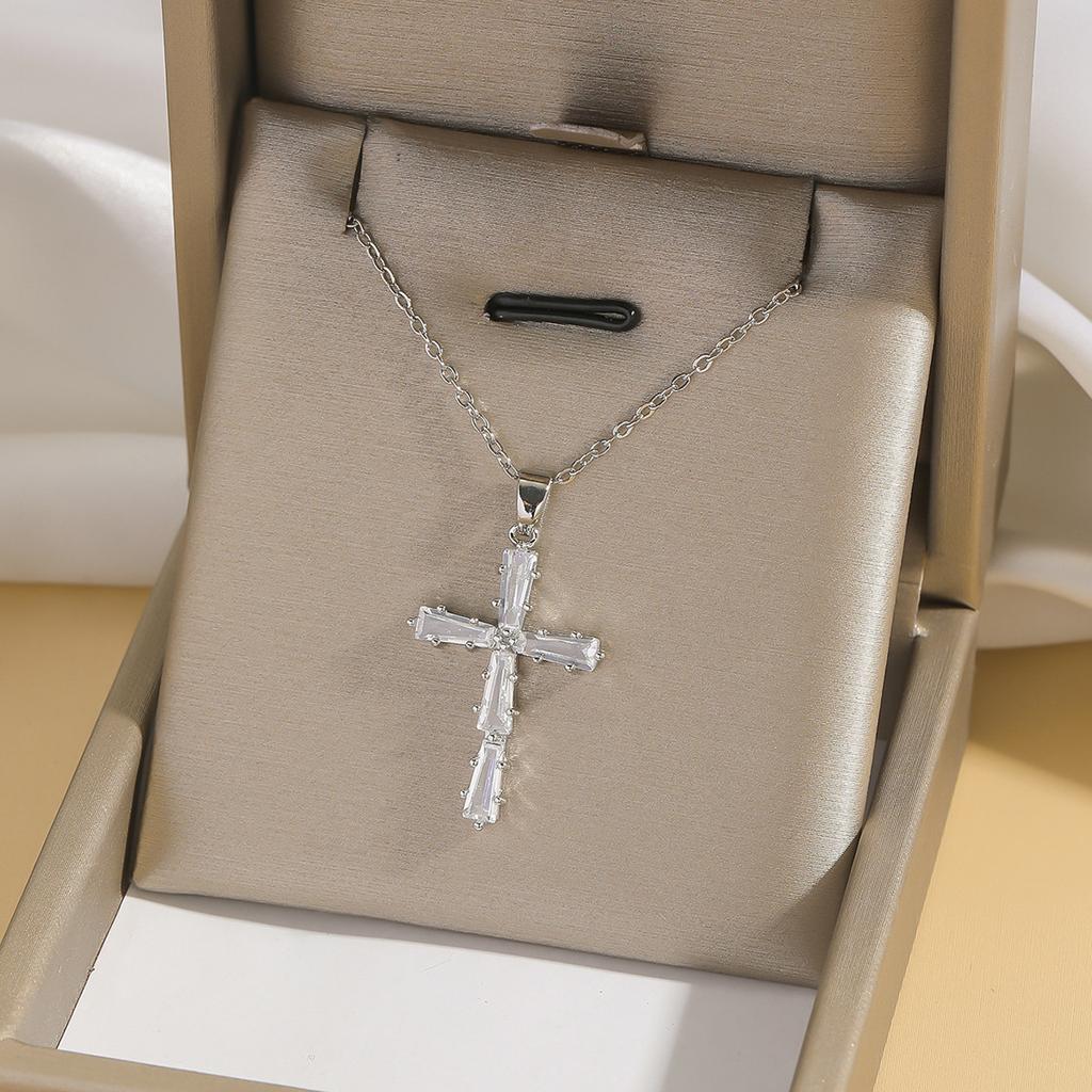 Cool Luxury Shiny Zircon Cross Pendant Necklaces for Women Men Fashion Stainless Steel Chains Collar Jewelry Accessories Gift