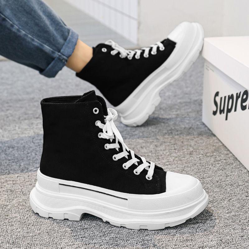 Neue, unsichtbare, innenliegende Erhöhung: 12 cm hohe Canvas-Sneaker mit dicker Sohle – vielseitige Dad-Sneaker im Dad-Stil.