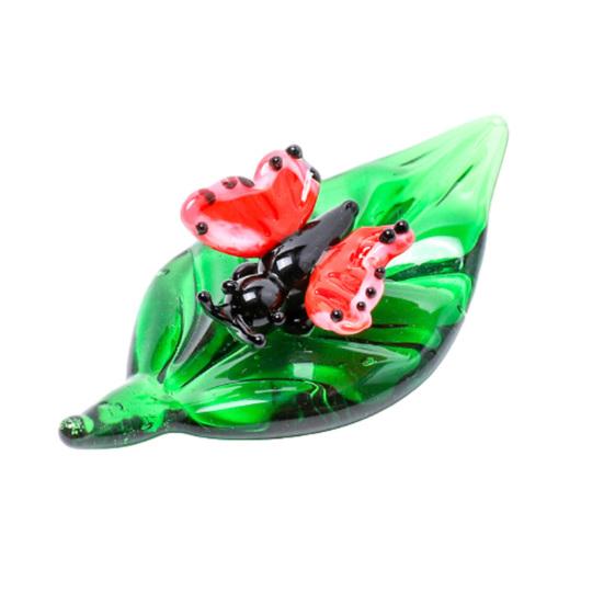 

Mini Hand Blown Glass Insect Figurine Faux Crystal Ladybug Snail Bee Butterfly on Green Leaf Small Statue Collectible Animal Ornament for Home Decor G