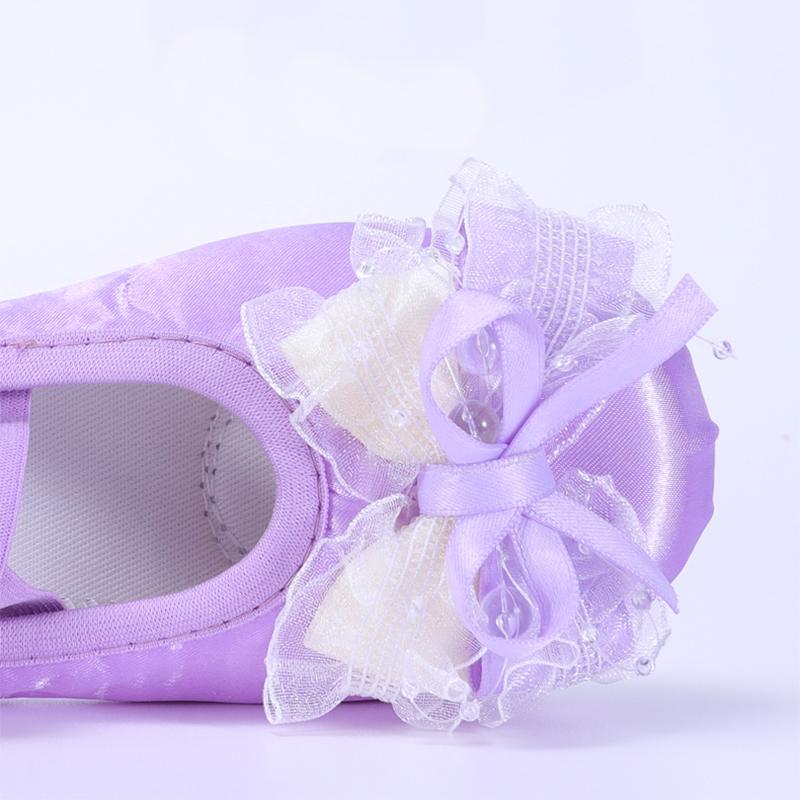 Girls Dance Shoes Soft-Soled Practice Shoes Satin Ballet Shoes Baby Dancing Shoes Cute Stage Performance Cat Claw Shoes
