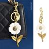 New Exquisite Daisy Keychain Pretty Creative Key Chain Pendant Bag Charm Multifunctional Purse Charm for Women Accessory Gifts