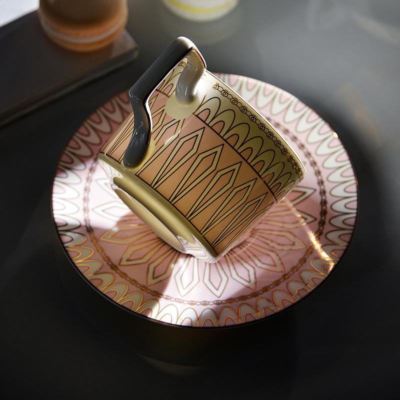 European Style Gold Edged Bone China Coffee Cup with Dish Office Light Luxury Ceramic Mug Afternoon Tea Cups Household Drinkware