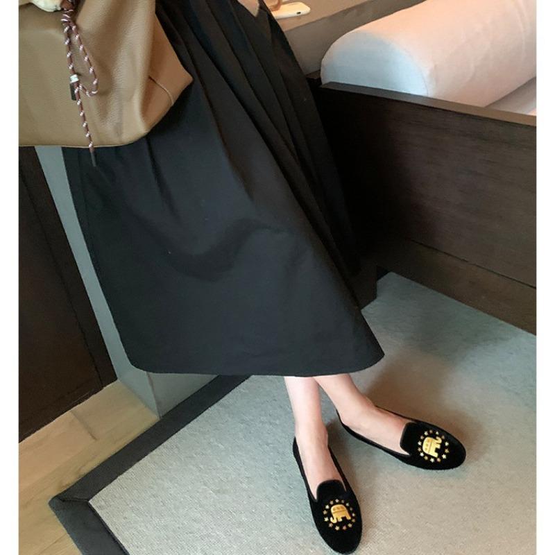 ~ Delicate Embroidery One-pedal Velvet Flat-soled Soft-soled Loafu Doudou Single Shoes Women