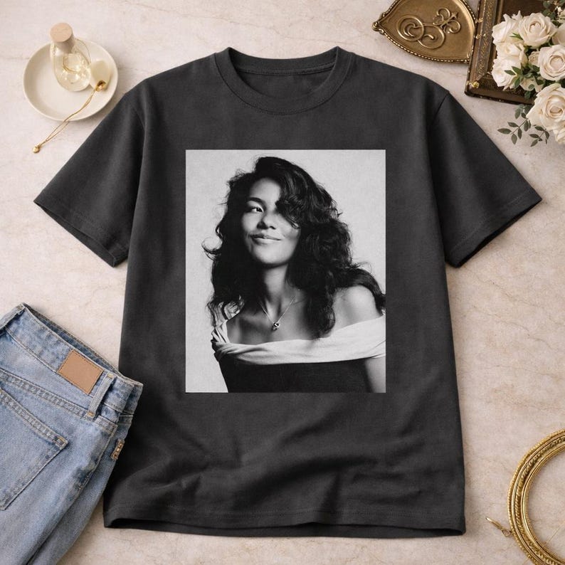 Maglietta da concerto grafica di Olivia Dean 2026, la maglietta del tour "The Art of Loving", Unisex 1717, T-shirt vintage dal taglio rilassato, Merchandising del tour musicale