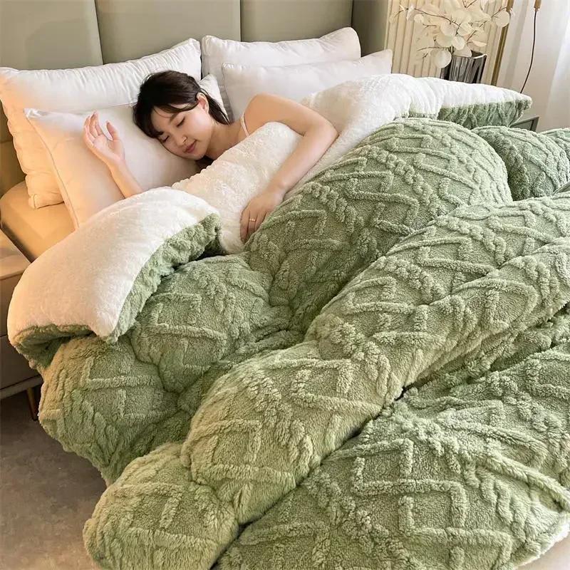 Thickened Warm Taffeta Winter Blanket for Bed Soft Artificial Lamb Wool Weighted Blanket for Sleeping King Size Double Comforter