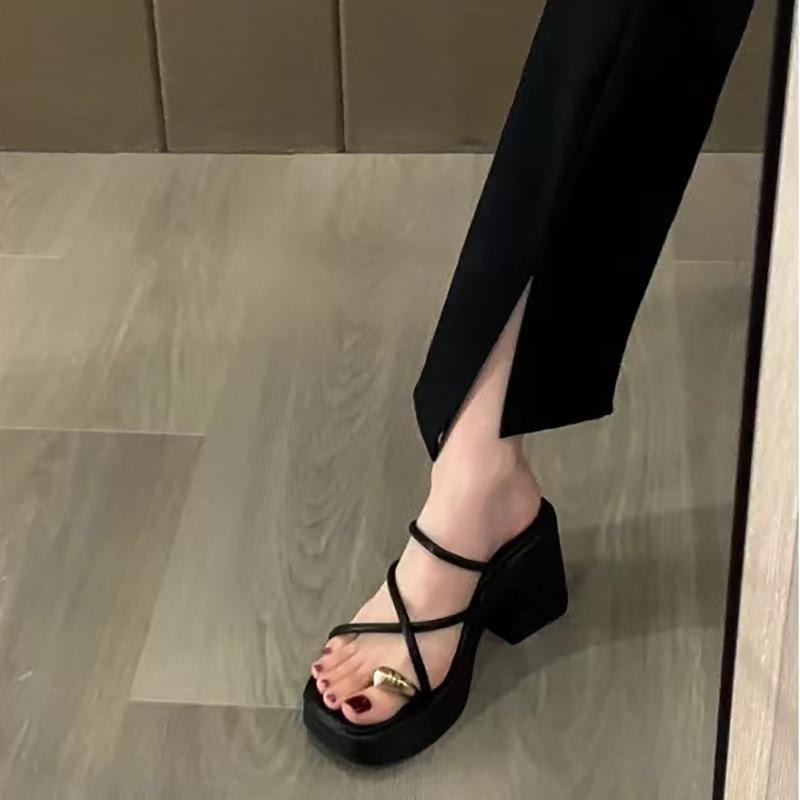 Beautiful cool slippers women's summer new fashion high-end sense toe thick heel thick sole non-slip casual high heels