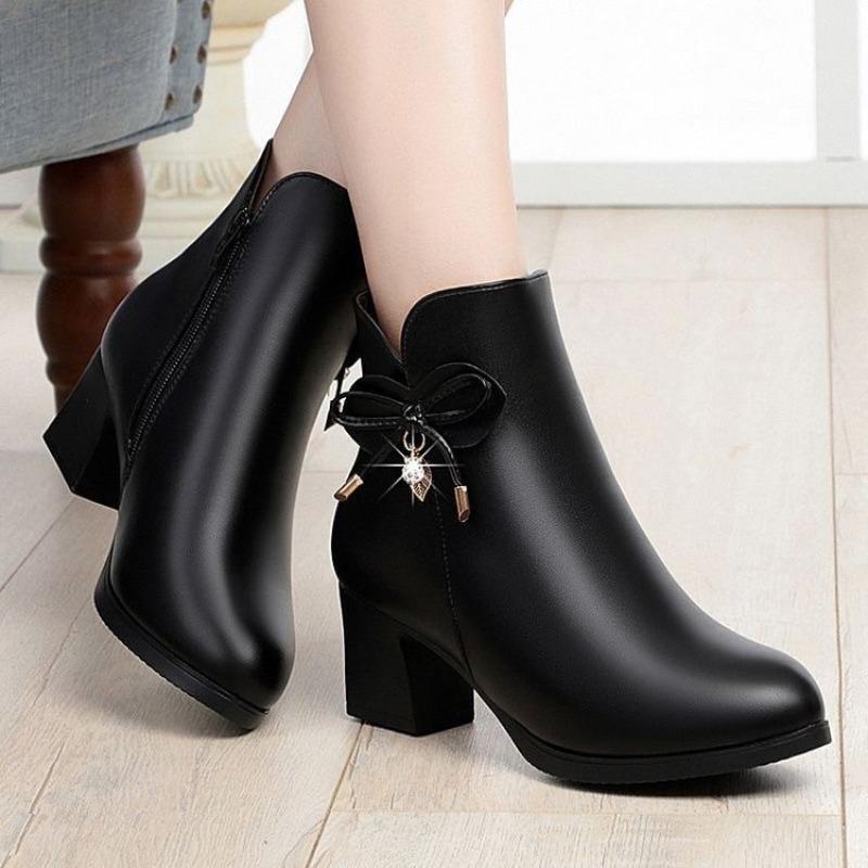Soft leather thick heel short boots women's autumn new side zipper Martin boots winter velvet short boots warm small leather boots