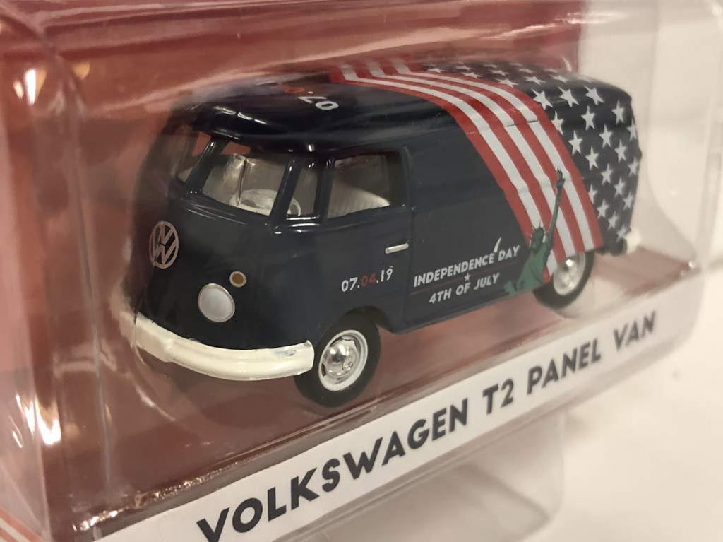Volkswagen T2 Panel Van July 4th Independence Day 2019 Inch Hobby Limited Die Cast Model Greenlight 30044 1/64