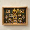 Scatola Ombra Mini Museo Grande con Luce Kit Cornice Scatola Ombra con 8 Miniature e 11 Mini Cornici Dorate Kit Espositore Foto Personalizzato per Anniversari