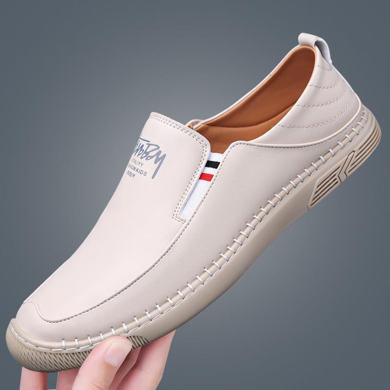 

Новая обувь для мужчин Кожаная повседневная обувь Модная обувь на плоской подошве для отдыха Модные слипоны-лоферы 44 бежевый