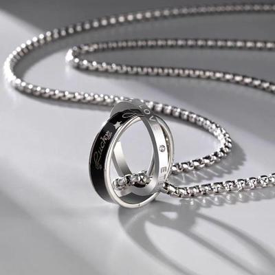 Double-Ring Interlocking Titanium Steel Necklace: Hip-Hop Design, Non-Fading, Unisex Versatile Pendant Chain.
