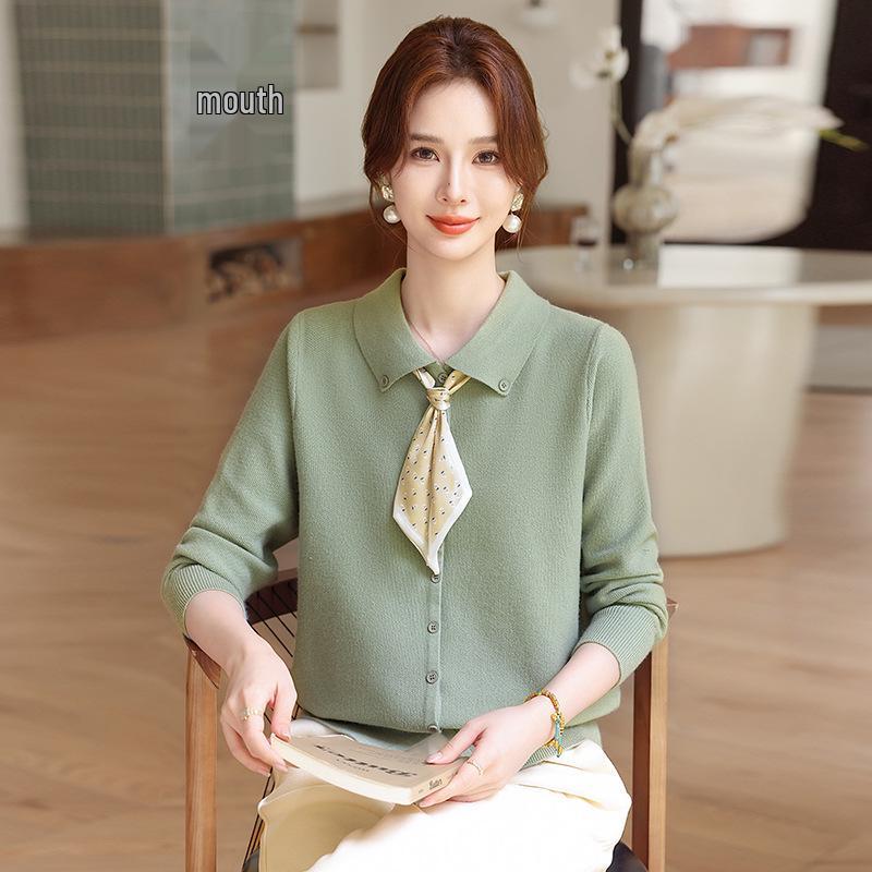 Mom's Autumn Fashion Stylish Turn-Down Collar Knitted Sweater for Middle-Aged Women - 2025 Age-Reducing Base T-Shirt.