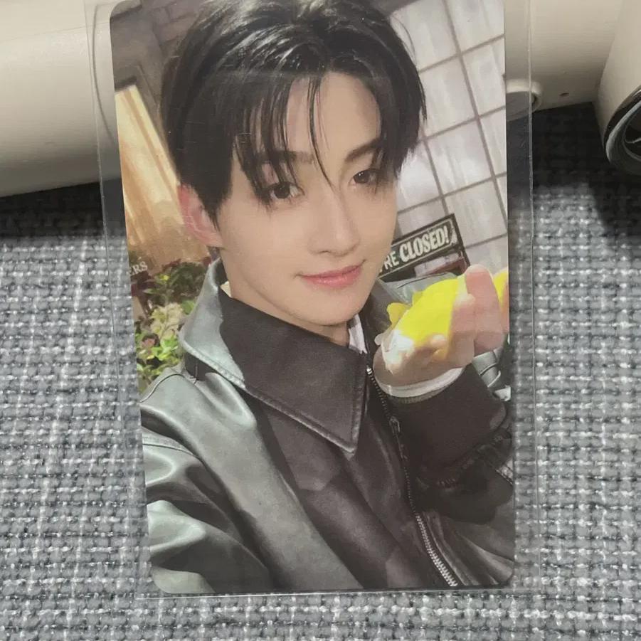 

Universal Ji Hoon