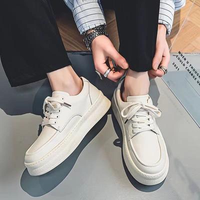 Kleine weiße Schuhe Herren neue trendige vielseitige Lederschuhe Sommer atmungsaktiv dicksohlige Freizeitschuhe Herrenschuhe