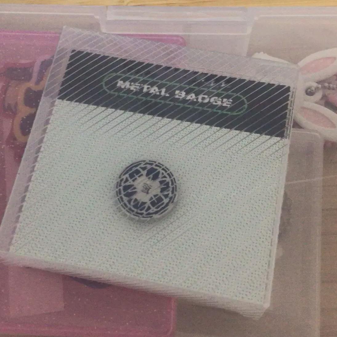 

Plave Sunghwi Yego Badge Sealed