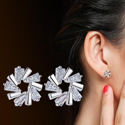 New High-end Niche Flower Earrings Earplugs Temperament Earrings Simple Earrings Earrings Nourish Ear Holes