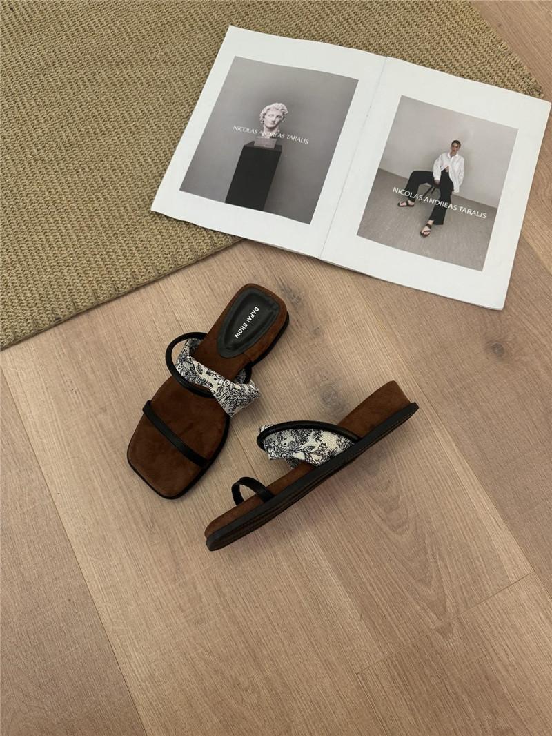 

Wedge heel French one-word slippers for women s summer wear 2025 new design niche with skirt thick-bottomed cool slippers for women 35 чёрный