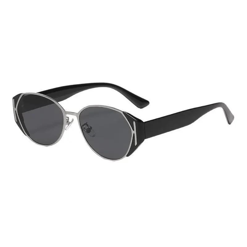 Fashionable Small Ice Cube Sunglasses  Oval Frame Cat Eye Sunnies Trendy Spud Spud Optical Illusion High-End Feelings