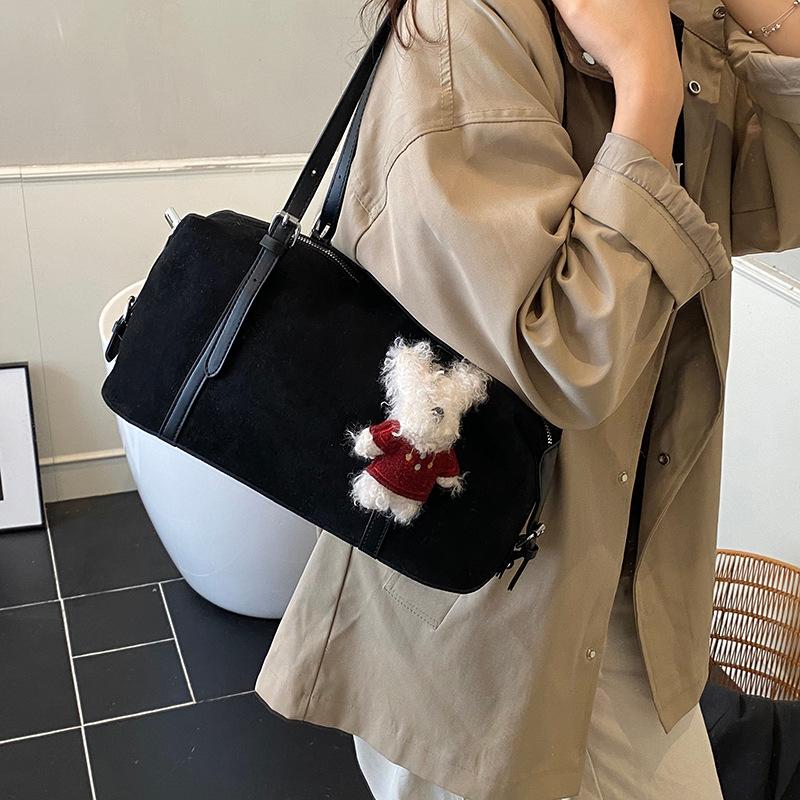 Autumn and winter retro large-capacity suede bag women's 2025 new casual commuter shoulder bag portable tote bag
