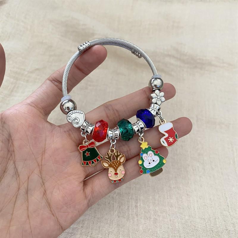 Festive Reindeer & Pumpkin Beaded Bracelet - Unique Cartoon Design for Women