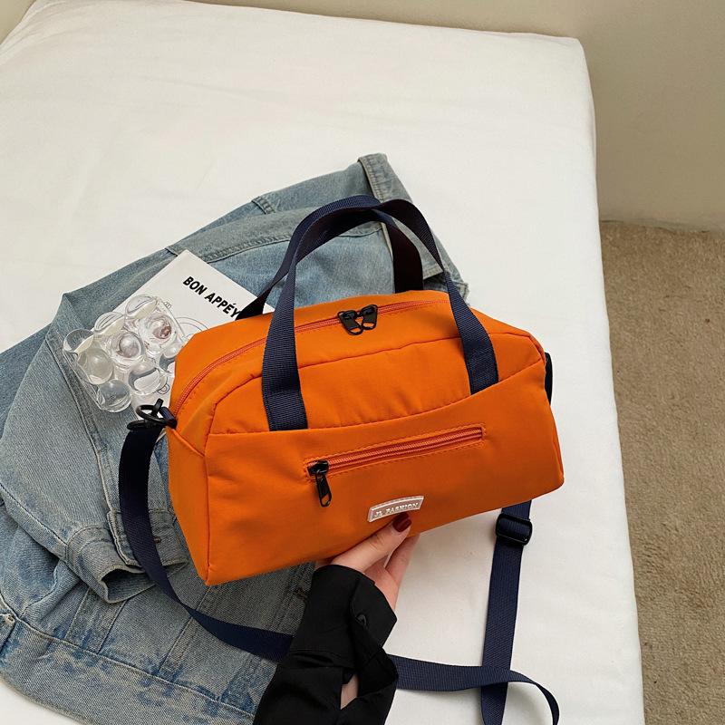 Japanese trend solid color sports messenger bag simple casual men's and women's portable outdoor lightweight baseball bag fashion trendy bag