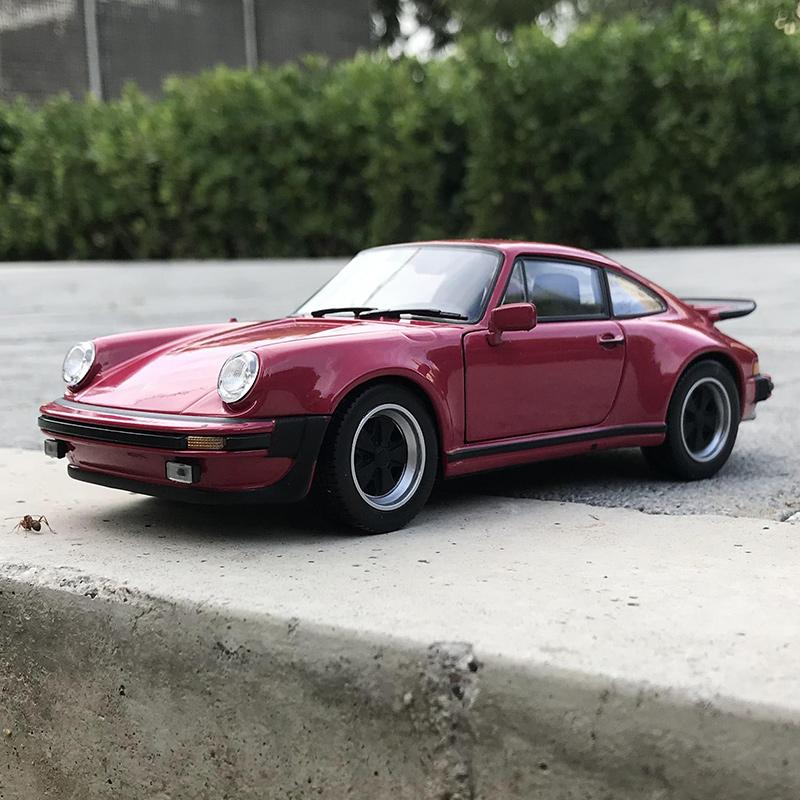Welly 1/24 1974 Porsche 911 Turbo 3.0 Alloy Sports Car Model Diecast Metal Toy Vehicle Simulation Collection Kids Ornament Gifts