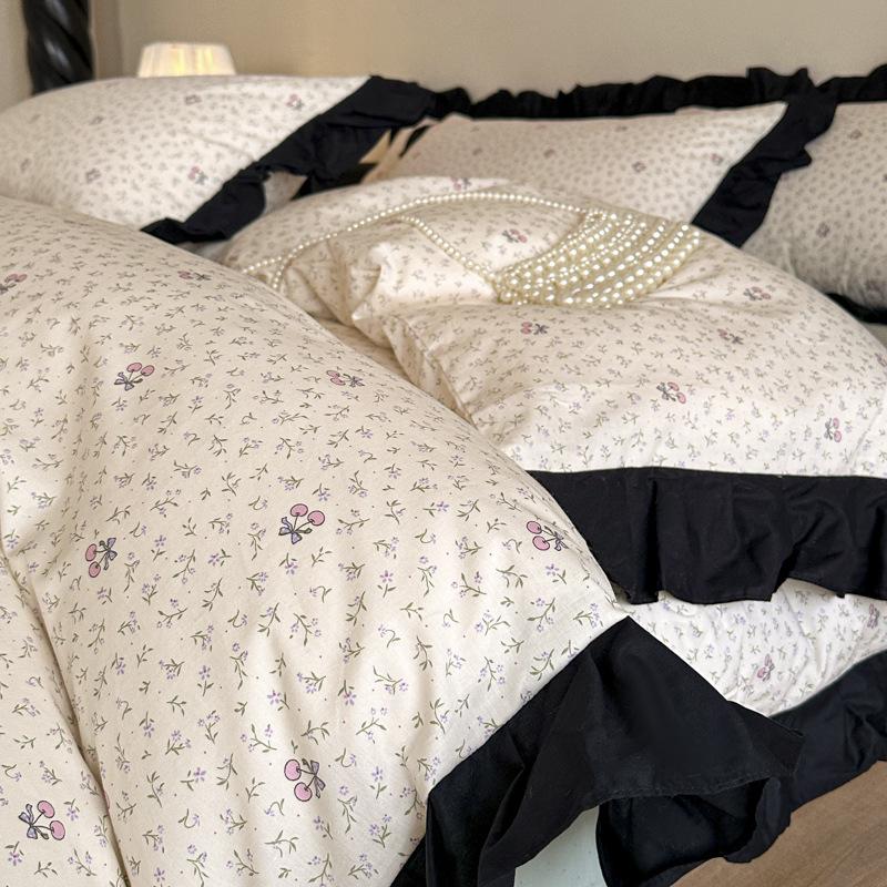 Fashion Soft Cotton Warm Black Lace Four-piece Bedding Set - New Style