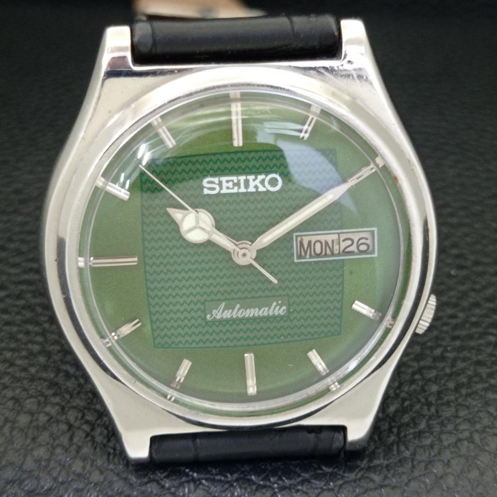 Seiko AUTOMATIC 7009A VINTAGE JAPAN MENS GREEN COLOR DIAL WATCH A701409-5 R206b-a701409