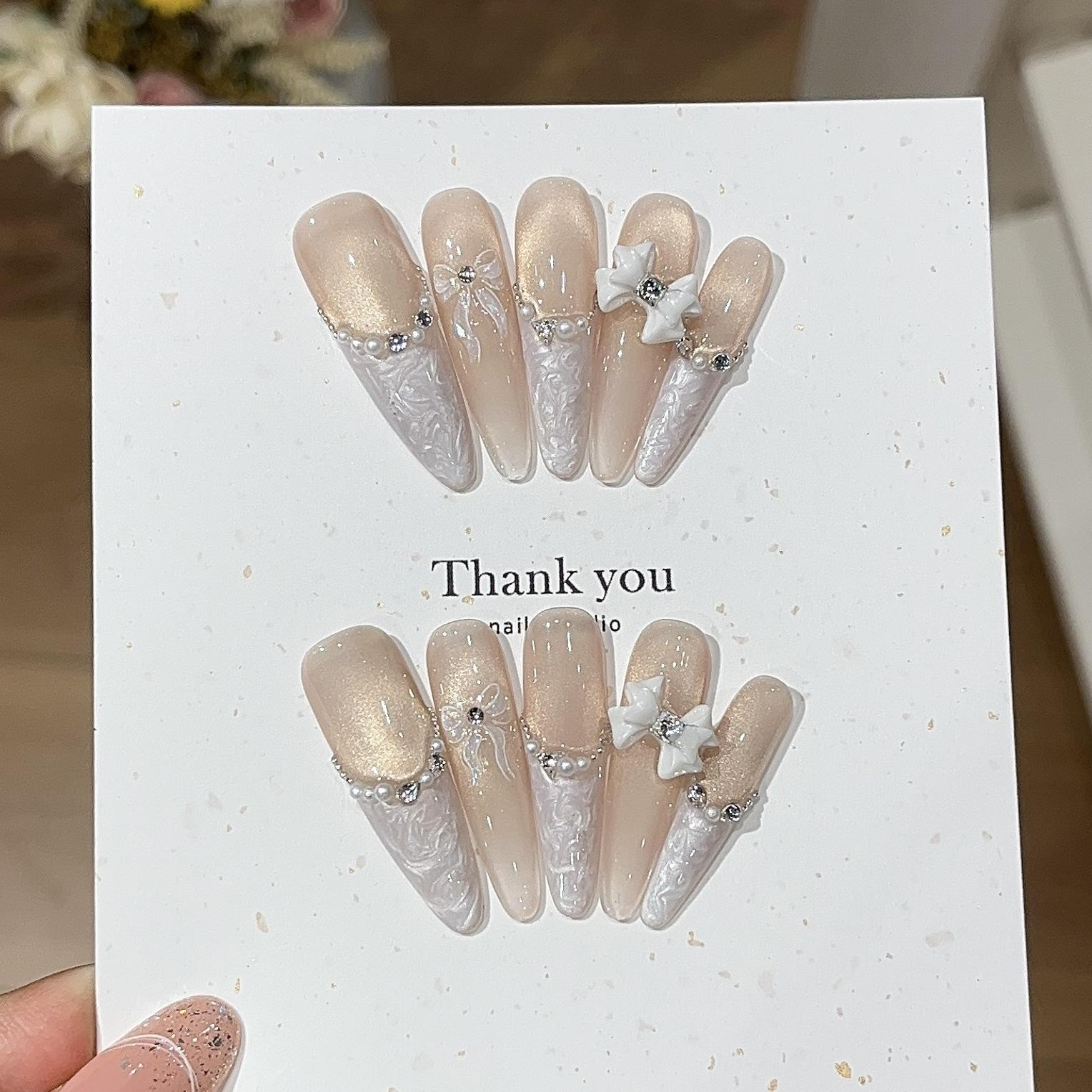 

Дочь Белый лунный свет Ins Чистое желание Вспышки ветра Кошачьи глаза Лук Сломанный алмазный узор Жемчужина Носить доспехи L