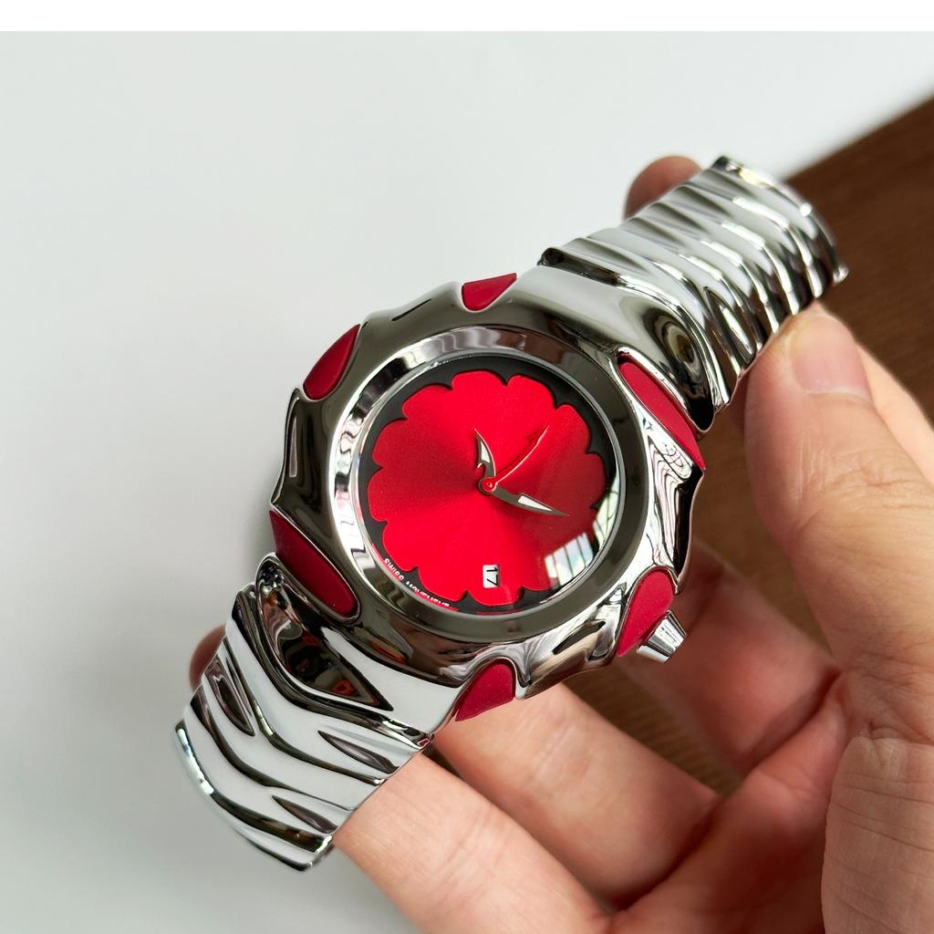 High Quality Creative Quartz Watch Men Y2k Design Personalize Dpecial Blade Red Black Medieval Old Steel Unique Men AAA Clock