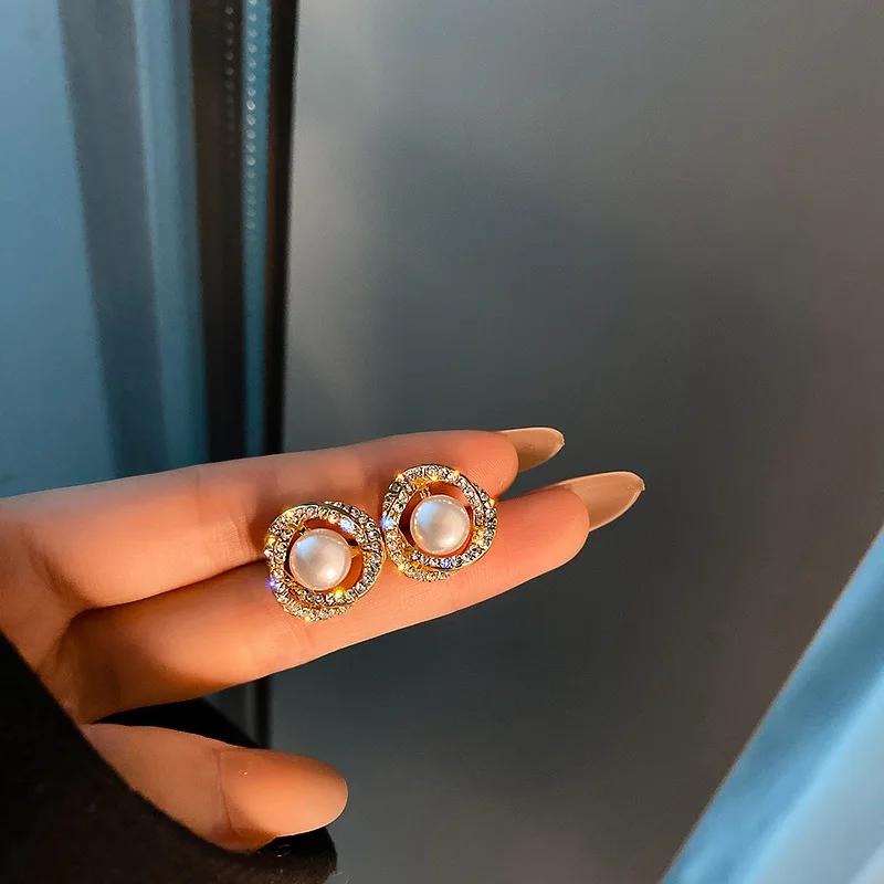 

2024 New Charm Double Looped Pearl Shiny Zircon Stud Earrings for Women Classic Simple Fashion Wedding Bride Jewelry Accessories золотой