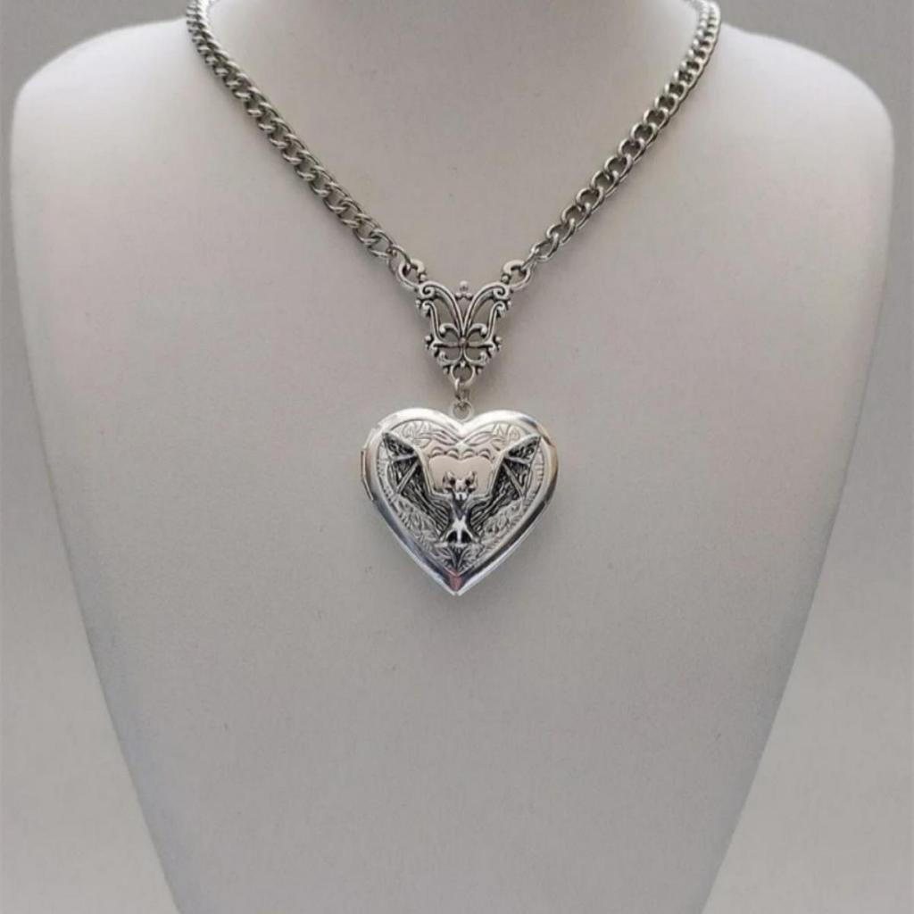 Silver Victorian Heart Photo Locket Necklace