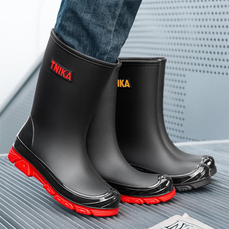 Water shoes new men's medium tube rain shoes bundle men's waterproof glue shoes integrated non-slip men's reflective men's rain boots
