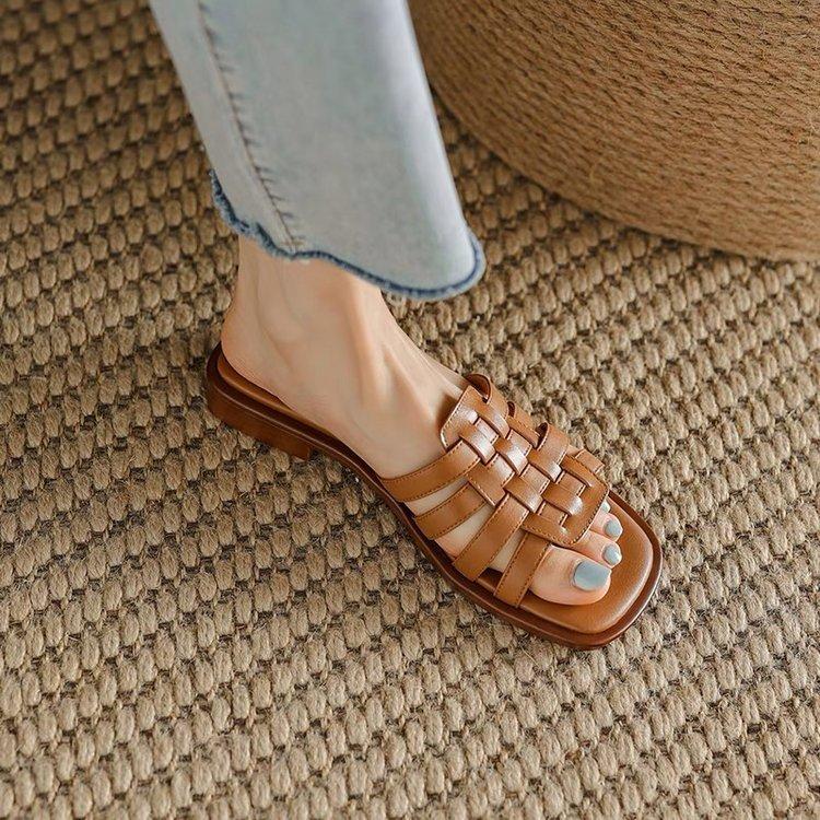 

Vintage Roman shoes women s one-character cool slippers women s 2024 summer outer wear flat-soled microfiber soft leather slippers women 40 коричневий