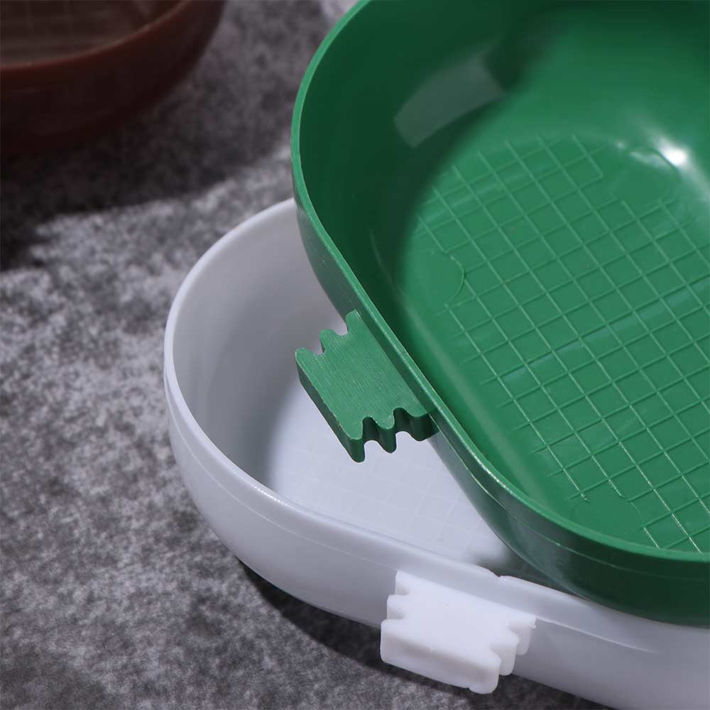 Bird Feeder Box Portable Parrot Bathtub Oval Plastic Bird Wash Shower Box Haning Bird Food Bowl for Cleaning and Feeding
