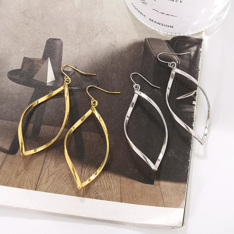 Minimalistische Metall-Statement-Ohrringe für Damen Gold Silber Verdreht Unregelmäßige Geometrie Hohl Oval Tropfenohrringe