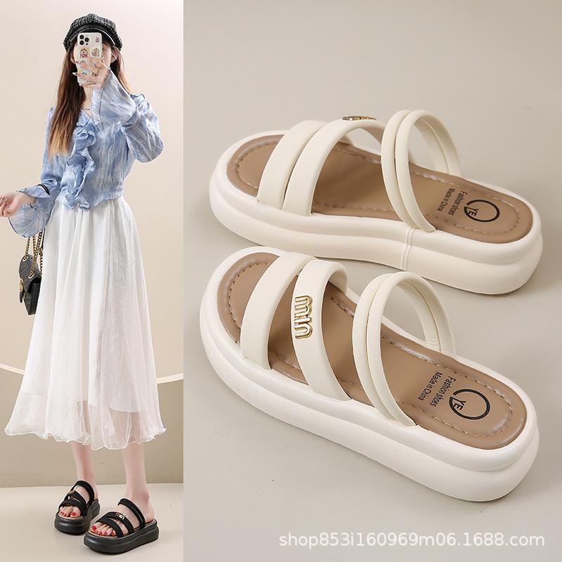 Fairy wind open-toed two wearing thick-soled slippers female 2025 summer Korean version of the new one-word beach cool slippers female