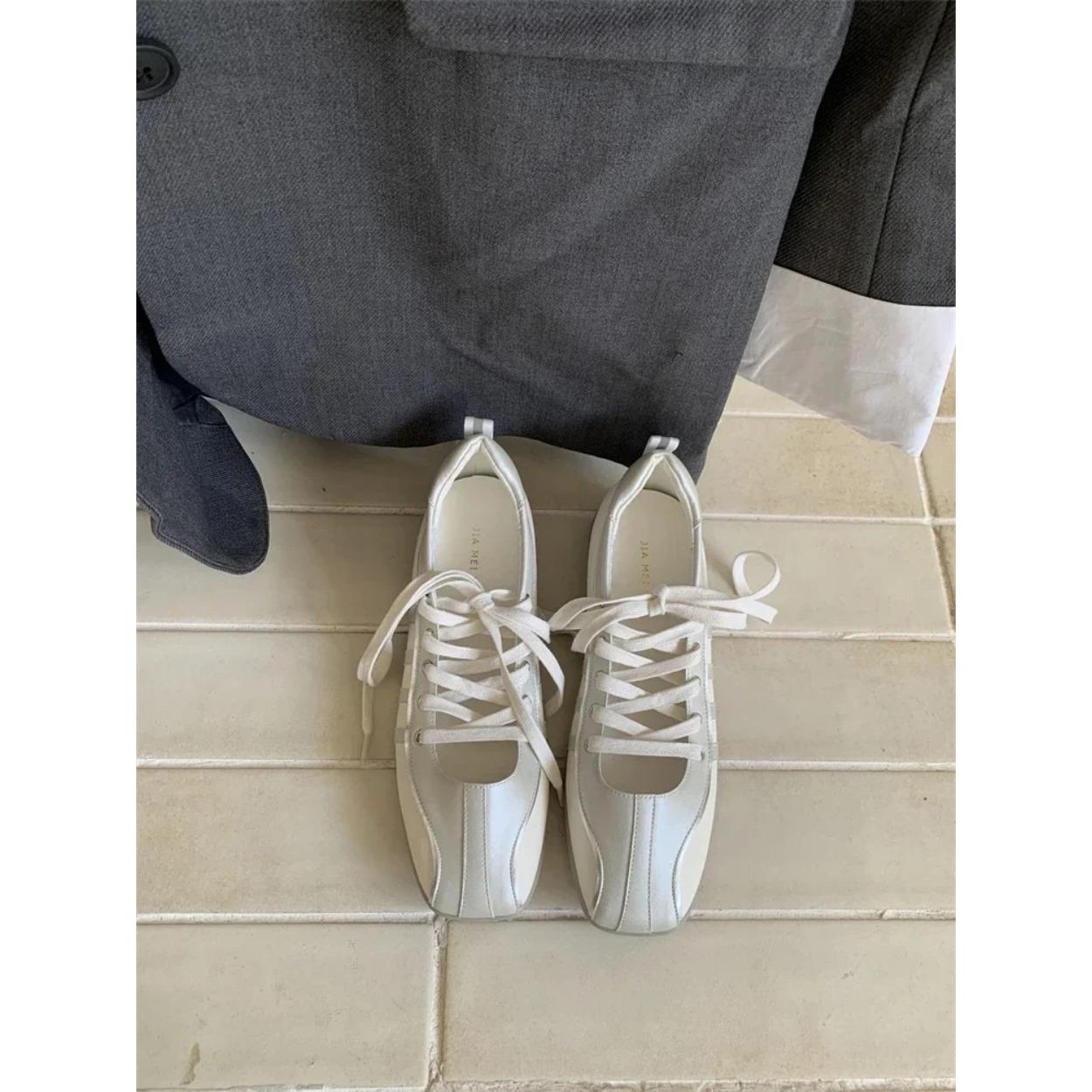 

Женские балетки в корейском стиле 2025 весна новый дизайн чувственность плоская подошва обувь на завязках взрослый стиль колор-блок 39 серебряный