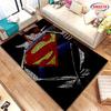 Nr. 1 DC Superman Logo Themen Teppich! Bodenmatte für Schlafzimmer und Wohnzimmer, rutschfest, elegante Heimdekoration, strapazierfähiger, maschinenwaschbarer Teppich