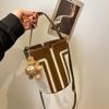 Autumn and Winter New Vintage Bucket Bag Niche Design Handbag Women's Versatile Commuter Large Crossbody Bags for Women