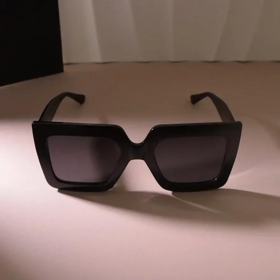 Vintage Classic Square Sunglasses For Women Men Retro Stylish Minimalist Fashion Female Male