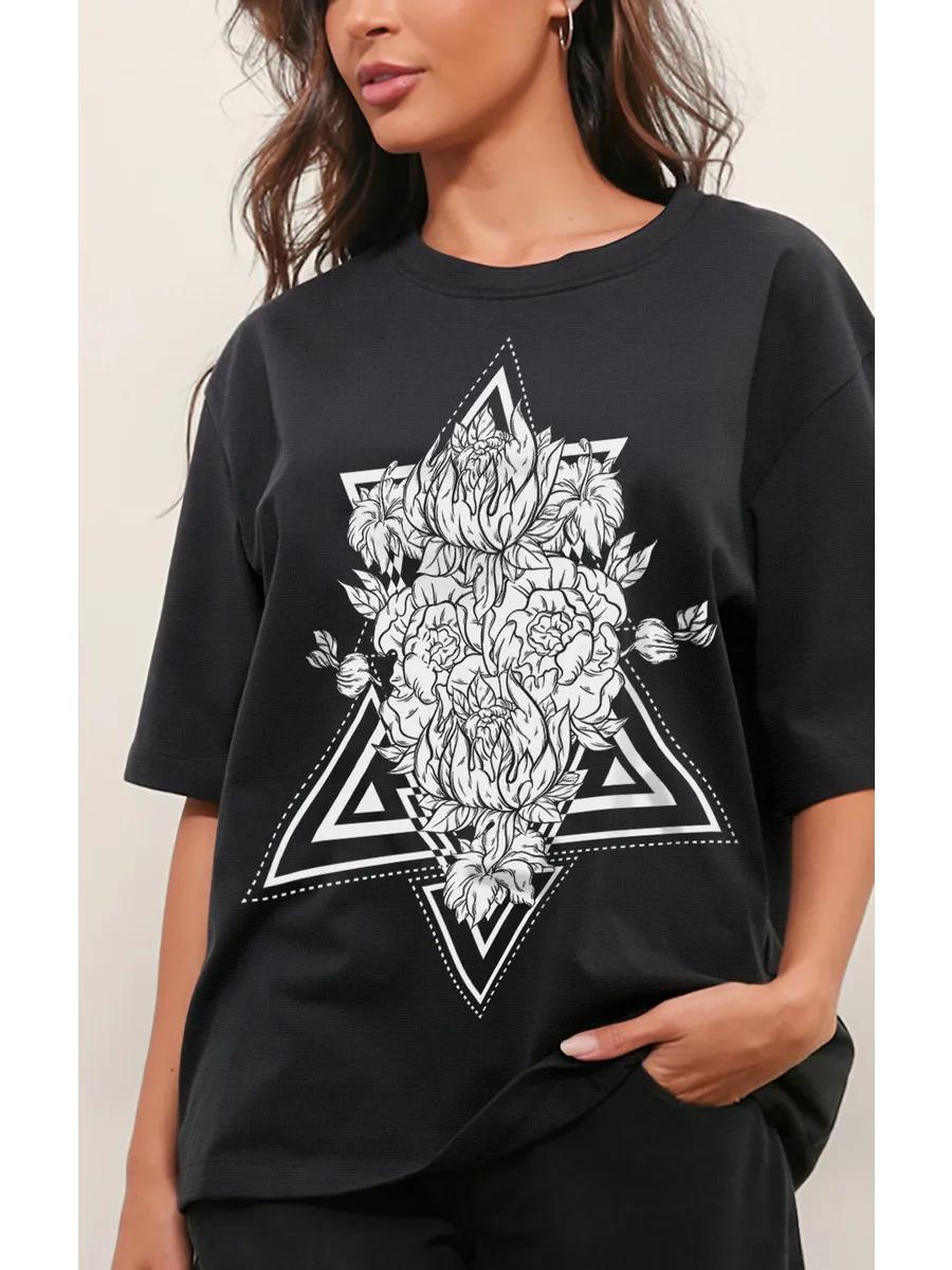 

Women s black T-shirt with print M