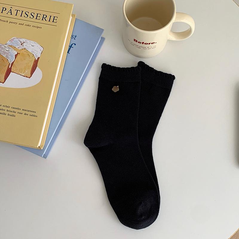 Women's Mid-Calf Lace Cotton Socks - Little Flower Shell Button, Boneless, Versatile Korean Style for Autumn and Winter
