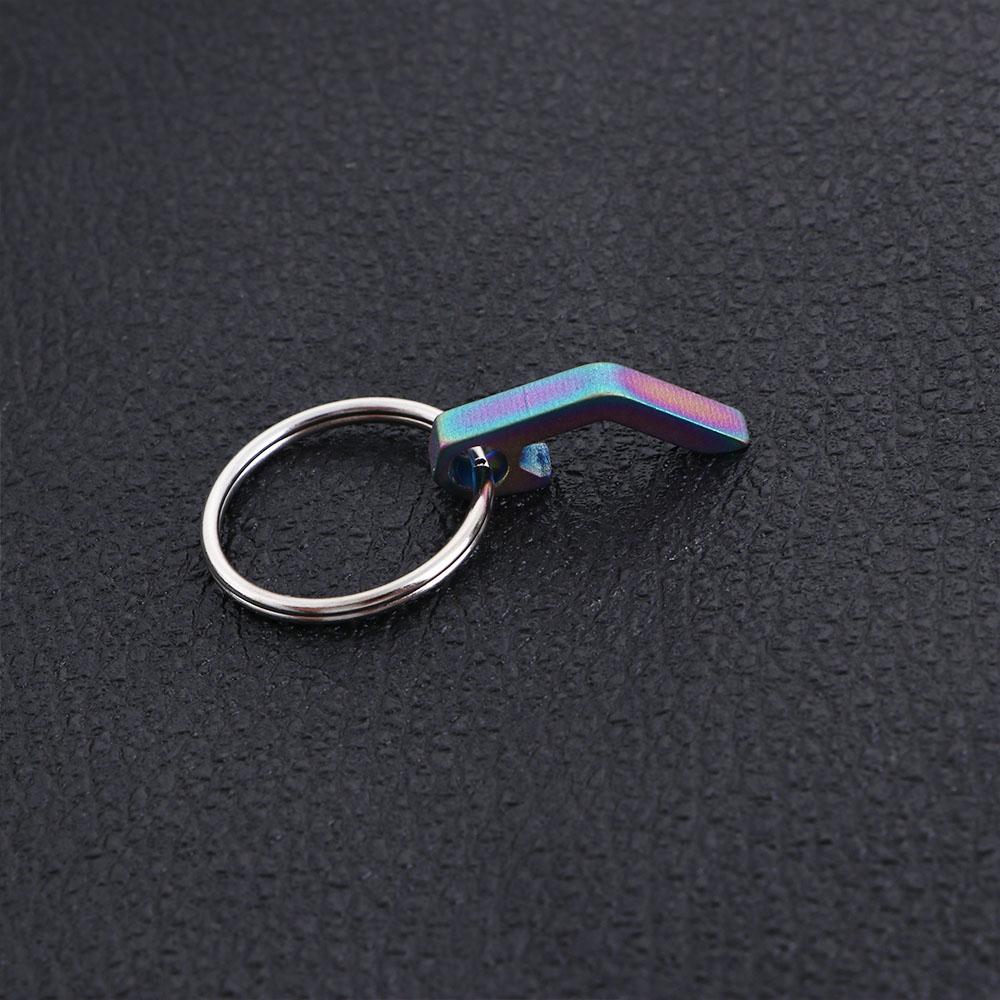 Příslušenství Přívěsek na batoh Otvírák na láhve Klíčenka Otvírák na pivo Otvírák na konzervy Kroužky na klíče